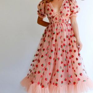 Epic Strawberry Dress! Go viral!